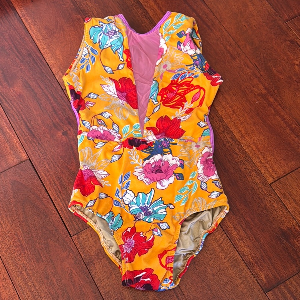Chelsea B leotard
